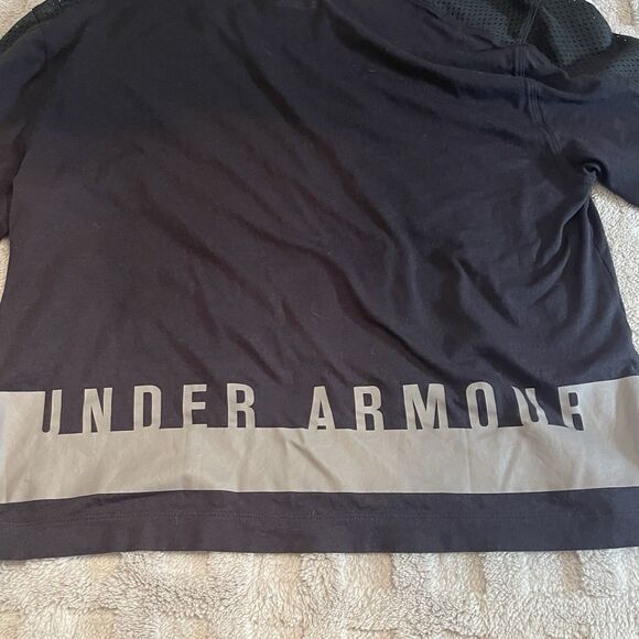 Under Armour Women's Cropped Mesh Long Sleeve Sz M Vented Black and Silver - Picture 12 of 12